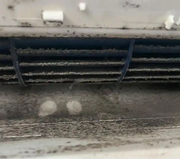 大连空调吹的风有股烧焦味是怎么回事